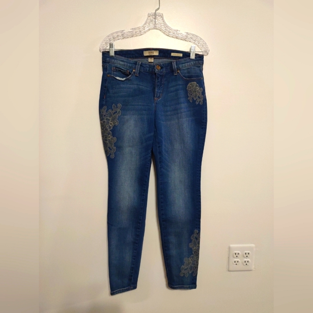 Vintage American Blues Boho Skinny Blue Jeans 8R/29 Embroidered Patches